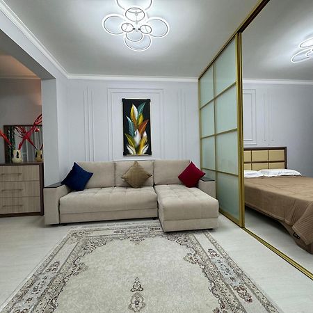 Двухкомнатная Квартира В Жк Арбат Almaty Exterior photo